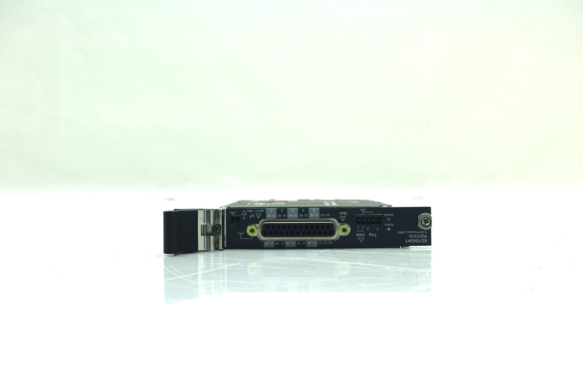 5-ch Precision Source/Measure Unit, 500 kSa/s, 10 pA, 30 V, 500 mA DC/pulse Keysight Used PZ2131A - Actual Instrument - Image 1